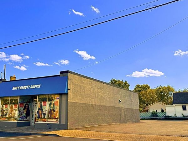 1829 W Galbraith Road, North College Hill, OH 45239