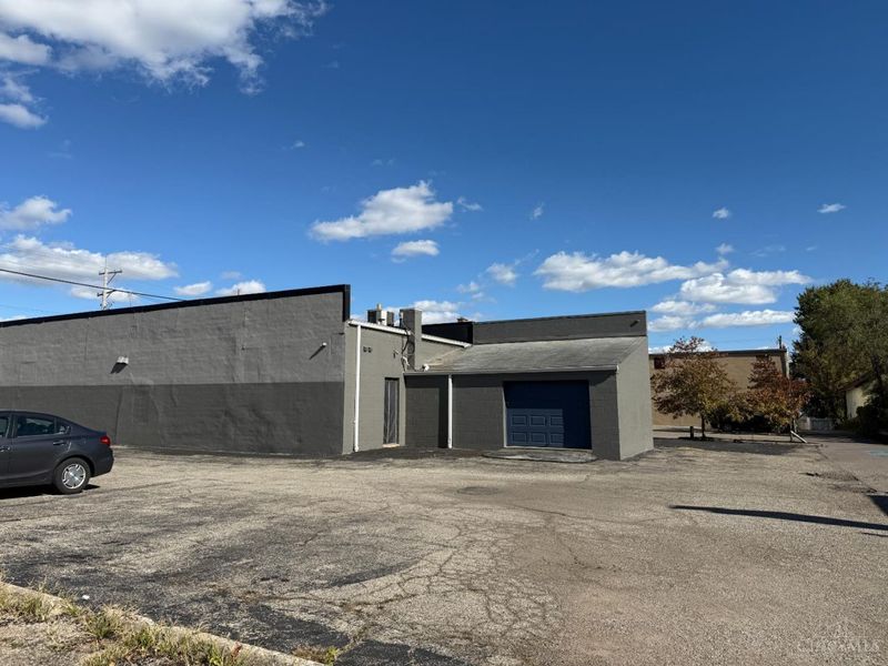 1829 W Galbraith Road, North College Hill, OH 45239 Photo 3