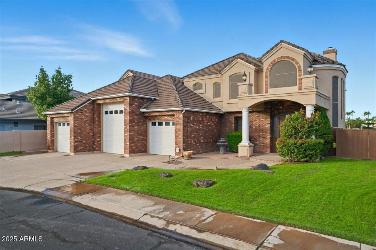 1748 E QUEEN PALM Drive, Gilbert, AZ 85234
