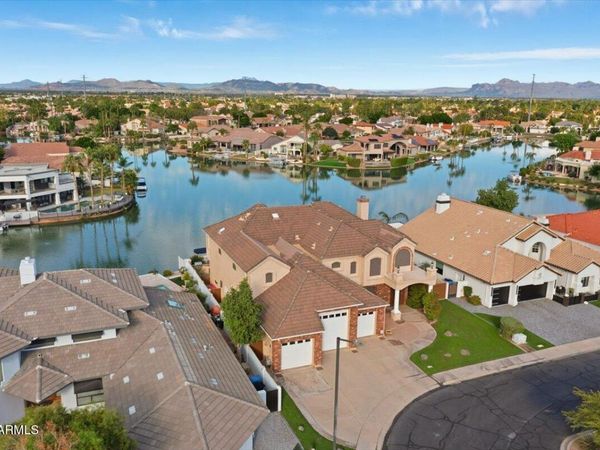 1748 E QUEEN PALM Drive, Gilbert, AZ 85234