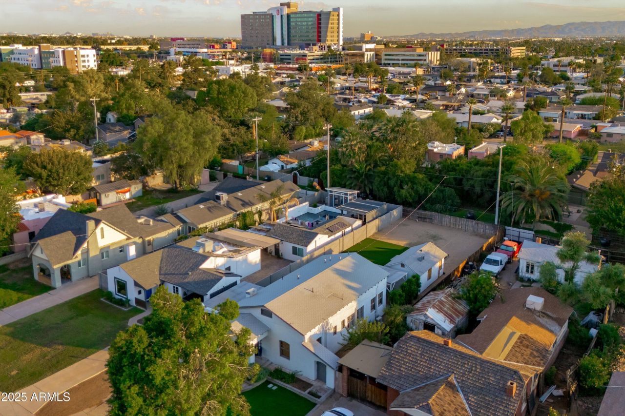 1637 E Earll Drive, Phoenix, AZ 85016 Main Photo