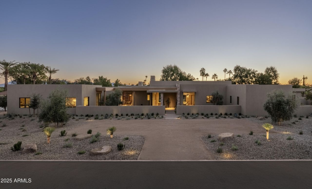 8631 N Avenida Del Sol, Paradise Valley, AZ 85253 Main Photo