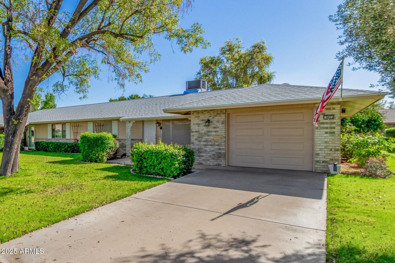 9915 W Sandstone Drive, Sun City, AZ 85351 Main Photo