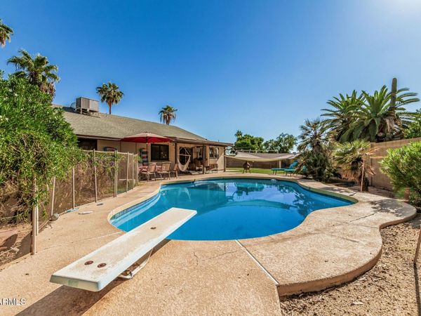 800 W MARLBORO Drive, Chandler, AZ 85225
