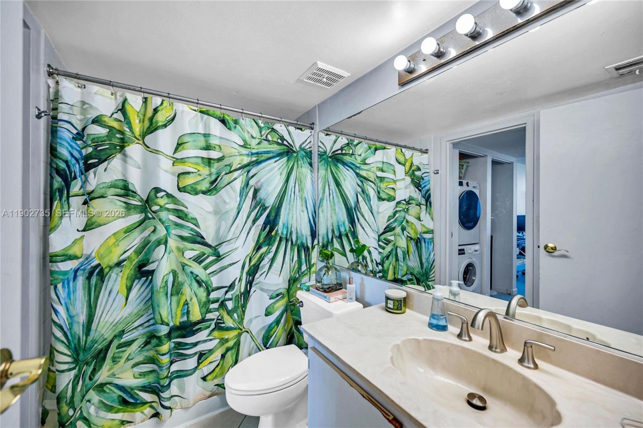 7601 E Treasure Dr, Unit 2412, North Bay Village, FL 33141 Photo