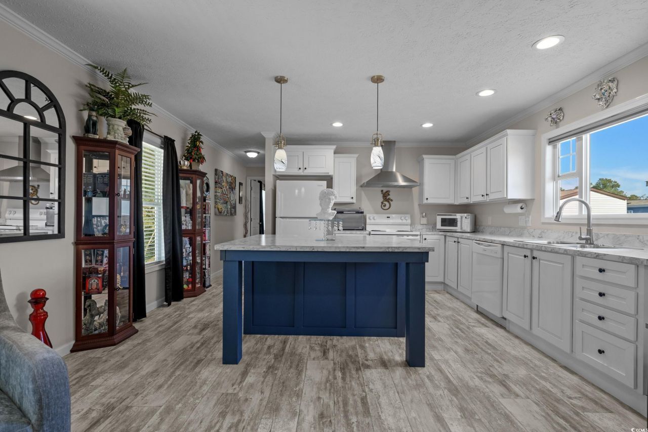 201 Air Stream Dr. Photo 10