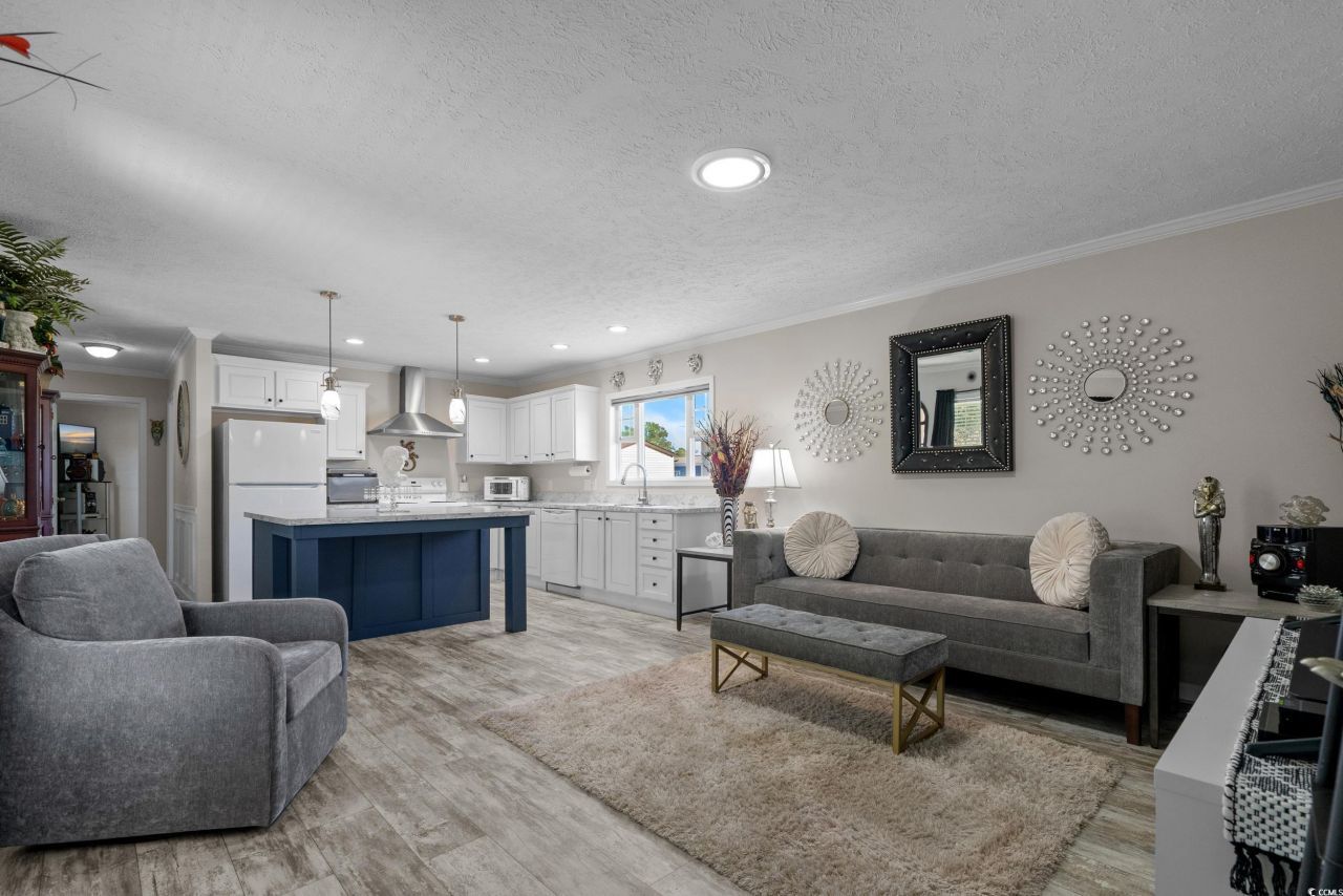 201 Air Stream Dr. Photo 4