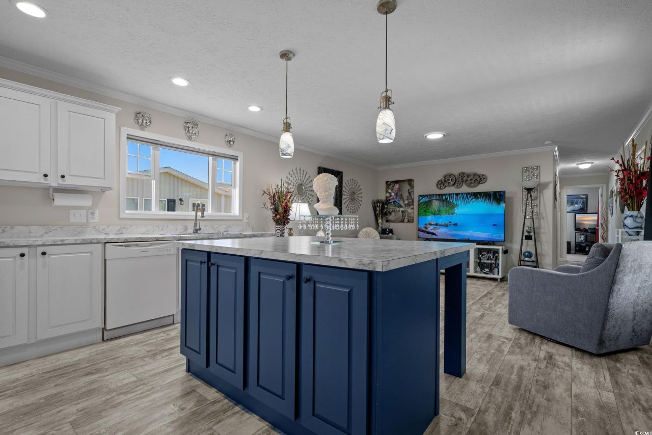 201 Air Stream Dr. Photo 5