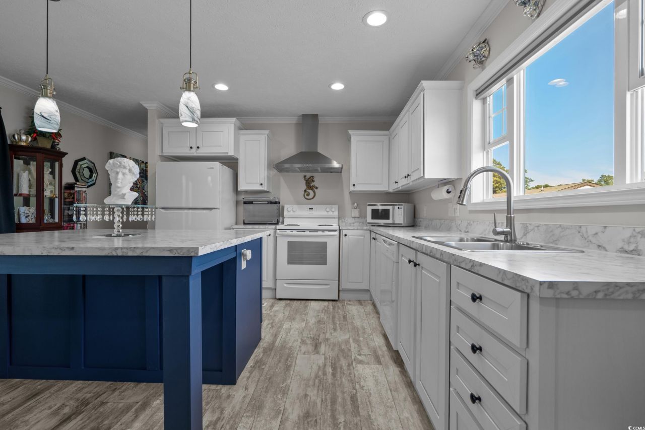 201 Air Stream Dr. Photo 8