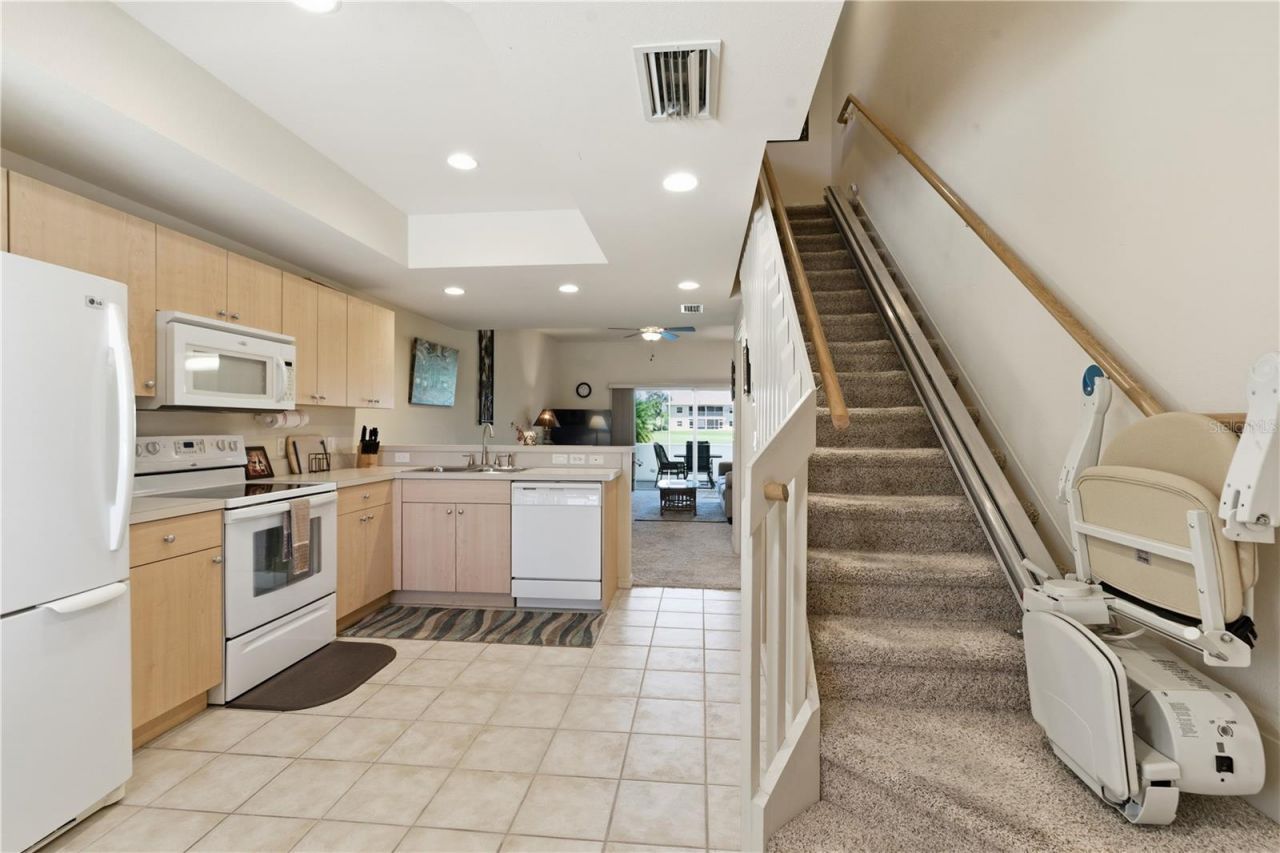 1246 Rio De Janeiro Avenue, Unit 503, Punta Gorda, FL 33983 Photo