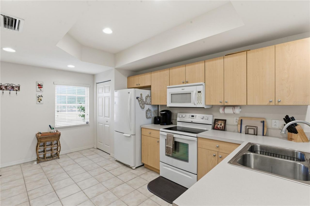 1246 Rio De Janeiro Avenue, Unit 503, Punta Gorda, FL 33983 Photo