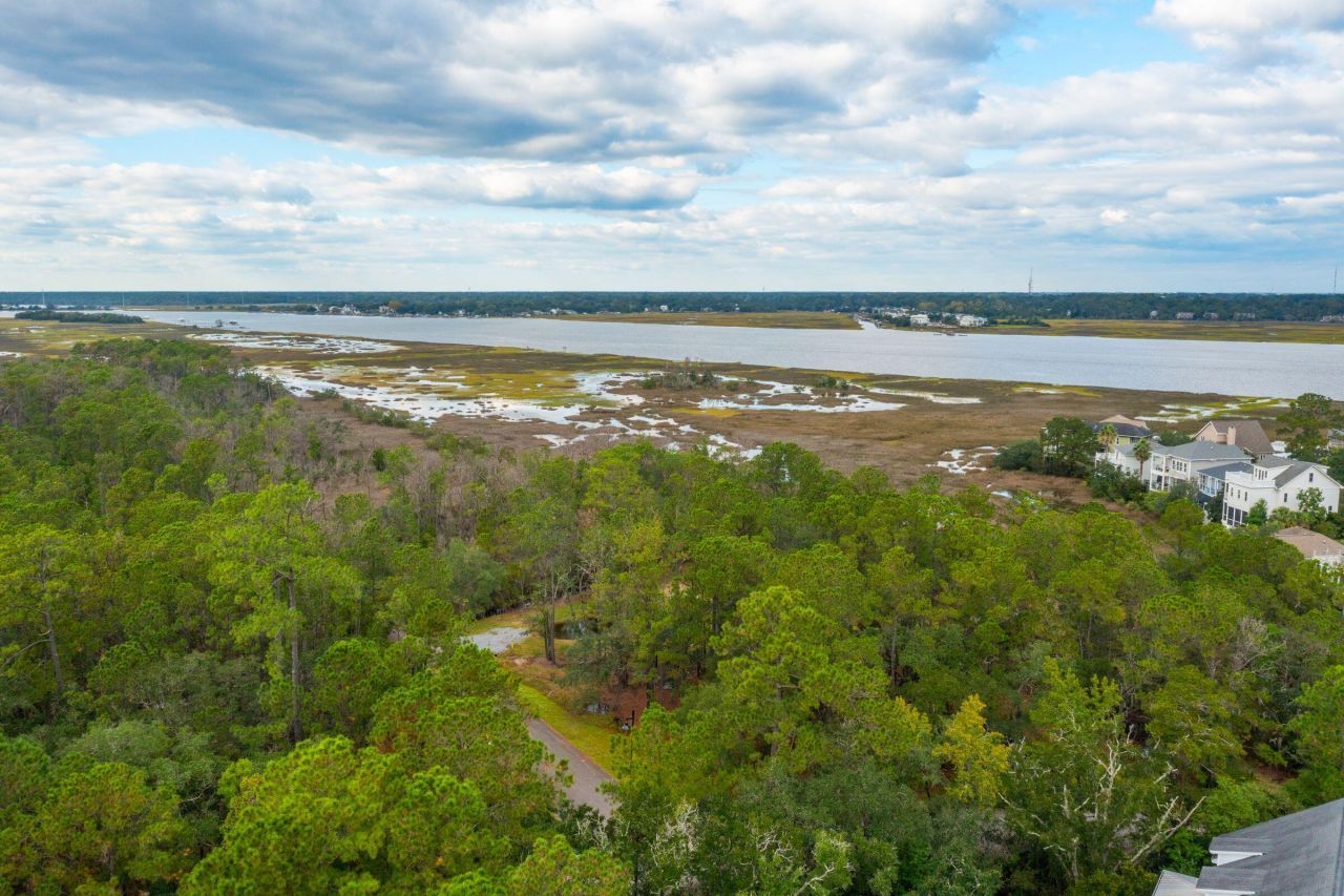 1420 Headquarters Plantation Drive Photo 13