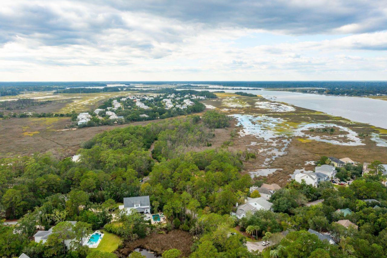 1420 Headquarters Plantation Drive Photo 14