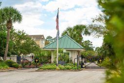 1420 Headquarters Plantation Drive photo 4