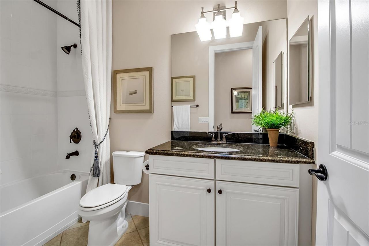 321 Sapphire Lake Drive, Unit 202, Bradenton, FL 34209 Photo