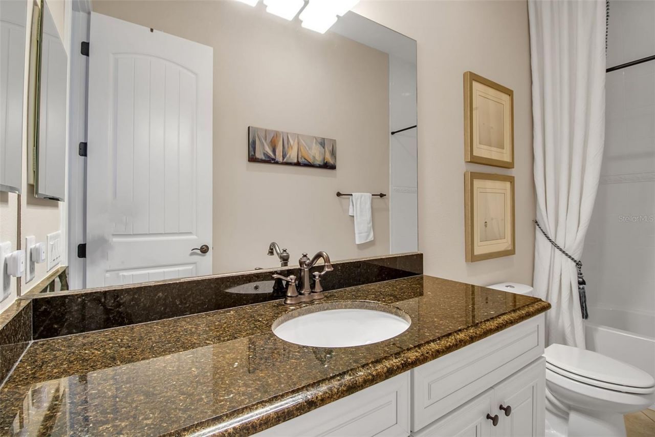 321 Sapphire Lake Drive, Unit 202, Bradenton, FL 34209 Photo