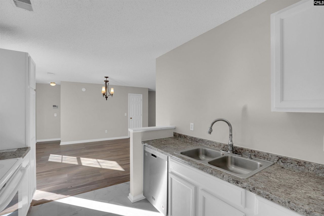 128 Grafton Lane Photo 14