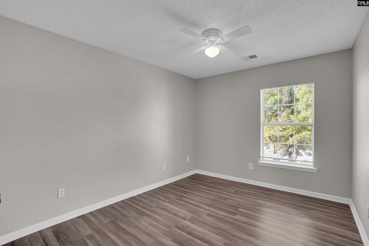 128 Grafton Lane Photo 21