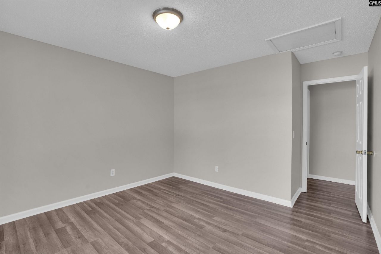 128 Grafton Lane Photo 28