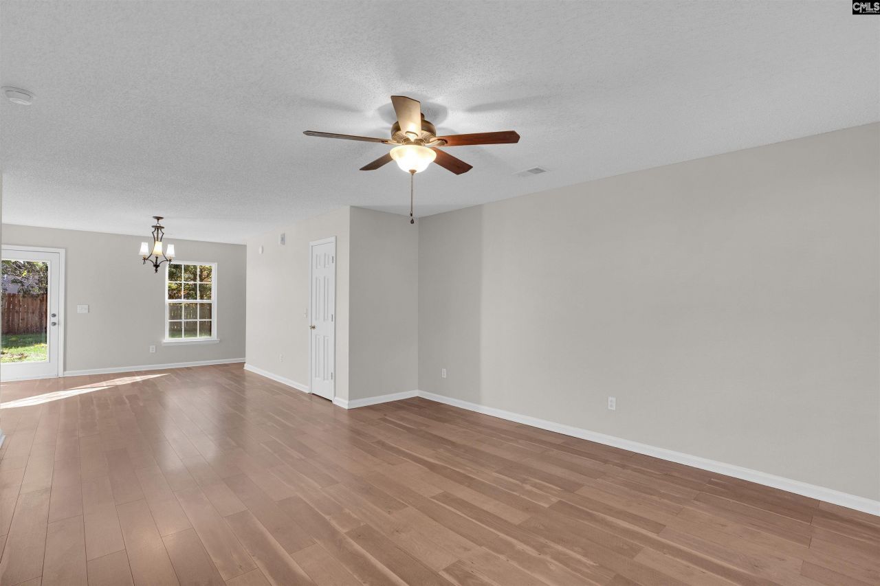 128 Grafton Lane Photo 4