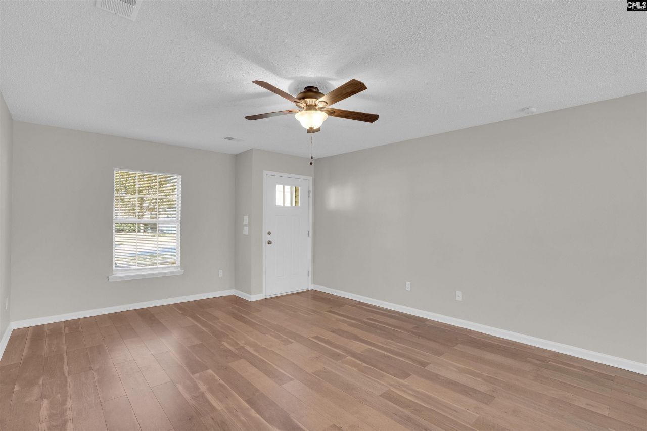 128 Grafton Lane Photo 6