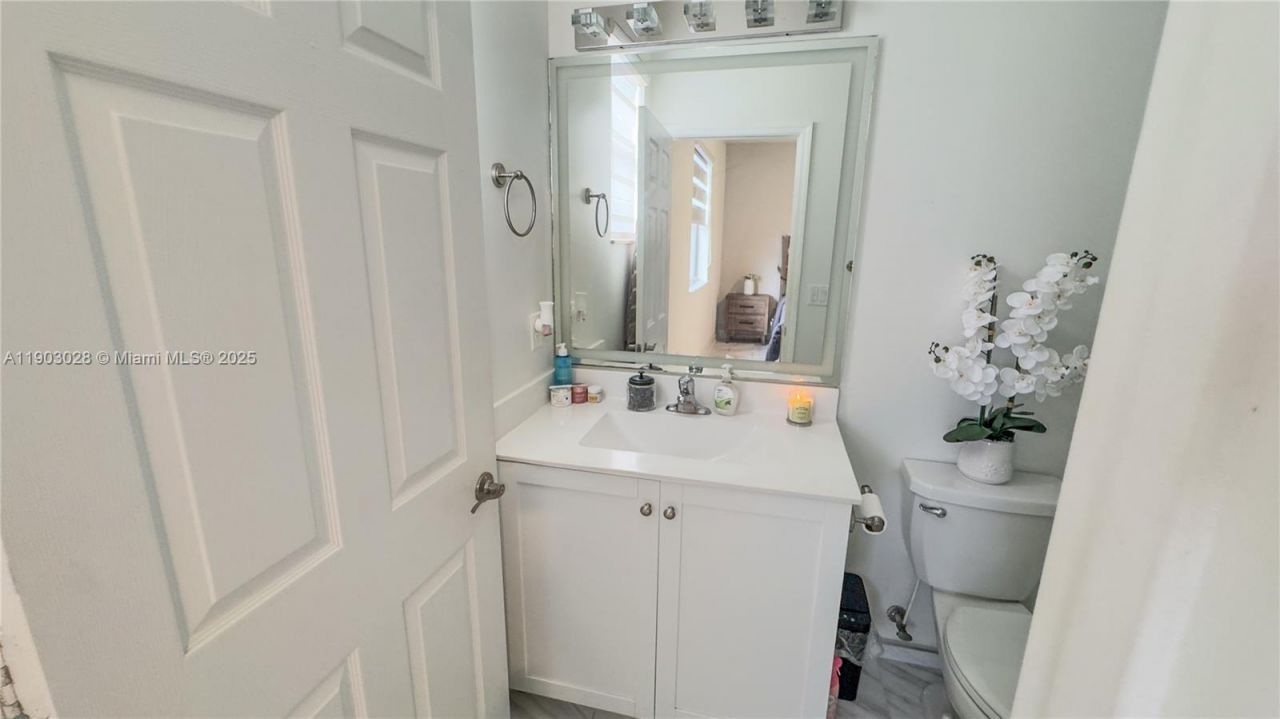 3318 W 106th Ter, Hialeah, FL 33018 Photo