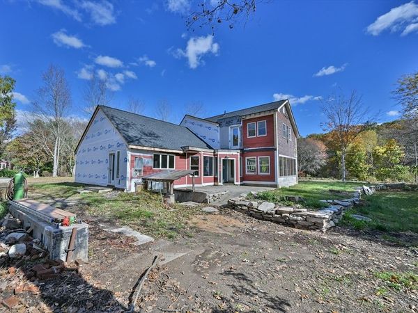 18 Kingsbury Rd, Webster, MA 01570