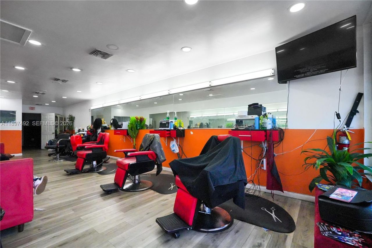 12985 W Dixie Hwy, North Miami, FL 33161 Photo