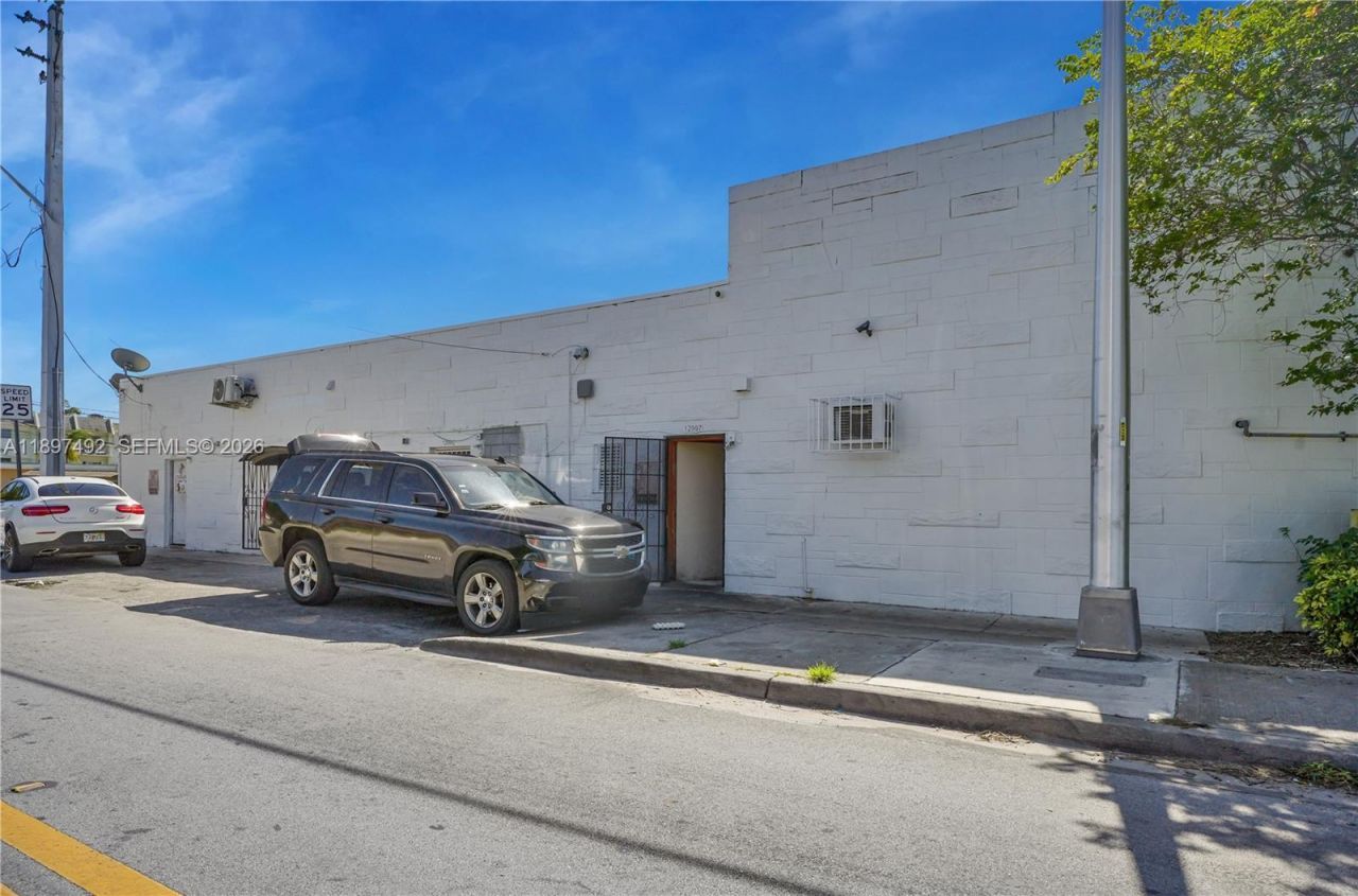 12985 W Dixie Hwy, North Miami, FL 33161 Photo