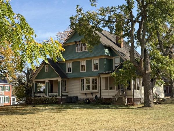 22 Knobs Rd, Union, WV 24983