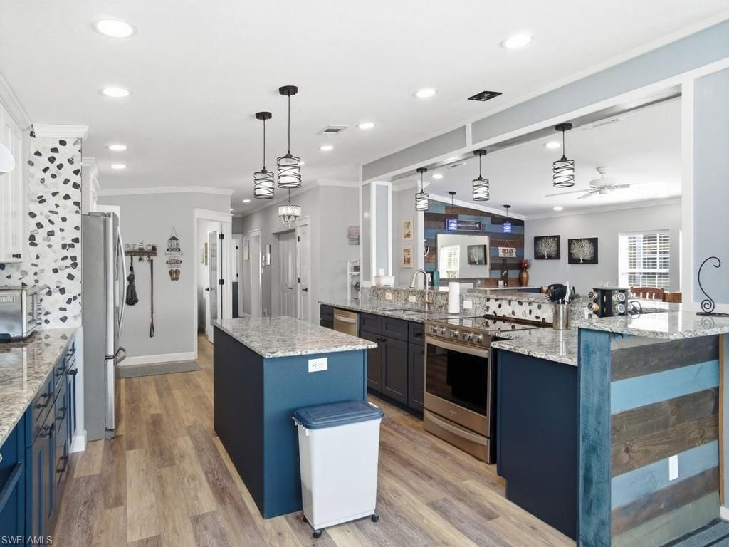 17550 Canal Cove Ct, Fort Myers Beach, FL 33931 Photo