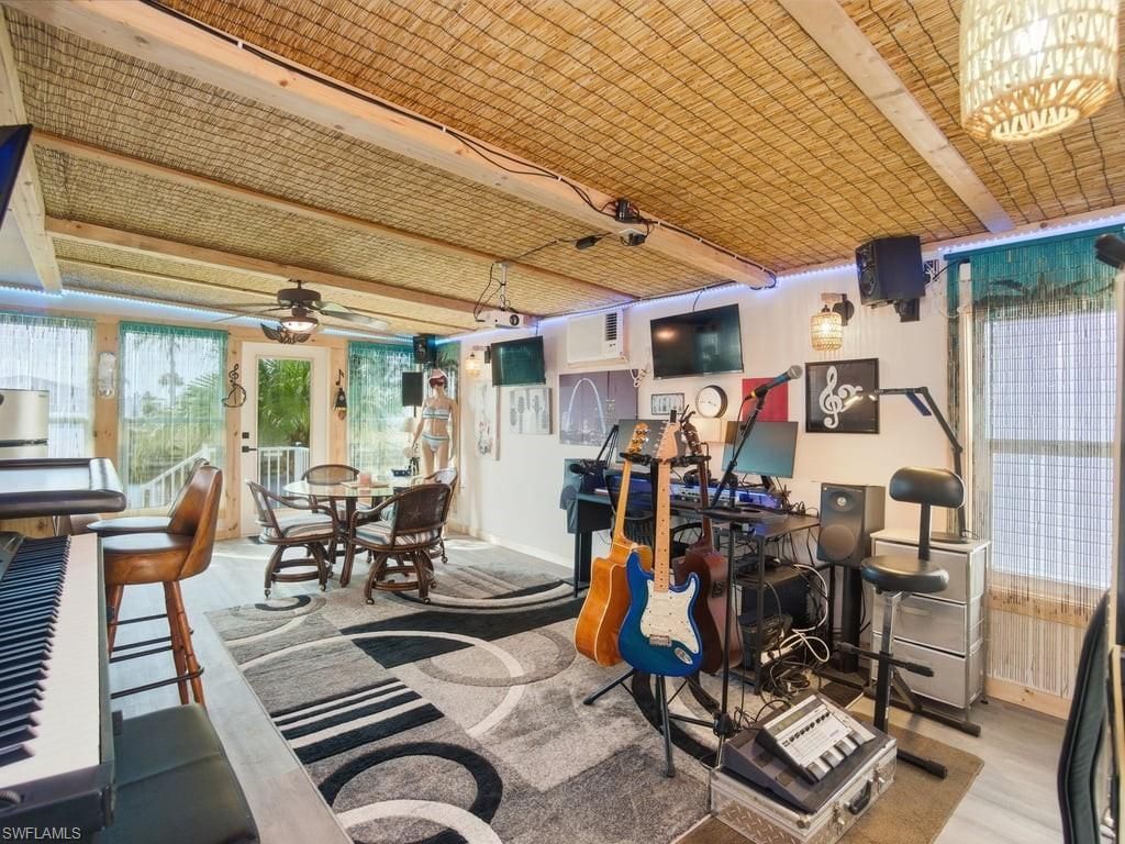 17550 Canal Cove Ct, Fort Myers Beach, FL 33931 Photo