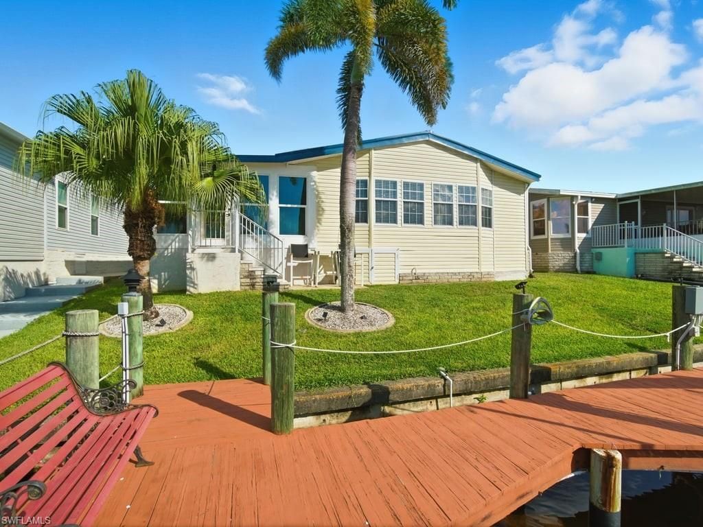 17550 Canal Cove Ct, Fort Myers Beach, FL 33931 Photo