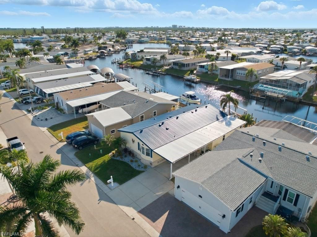 17550 Canal Cove Ct, Fort Myers Beach, FL 33931 Photo