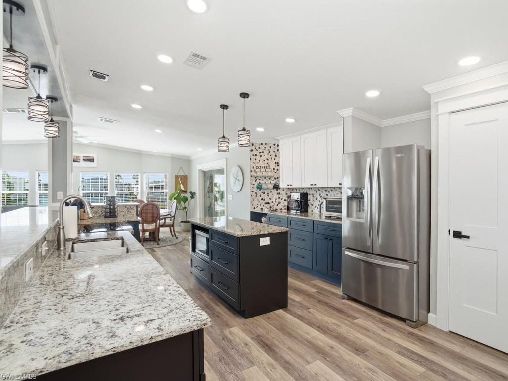 17550 Canal Cove Ct, Fort Myers Beach, FL 33931 Photo