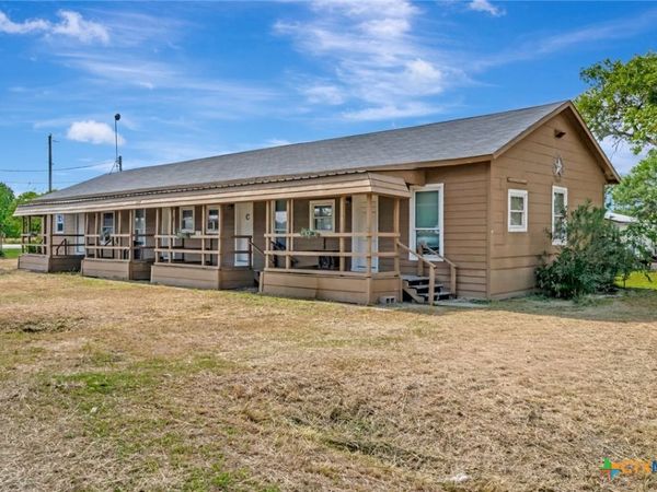 103 5th Street , Seadrift, TX 77983