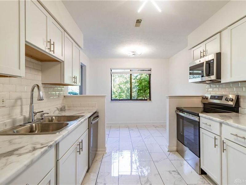 2200 Augusta Boulevard, Unit 122, Fairfield, OH 45240 Photo 2