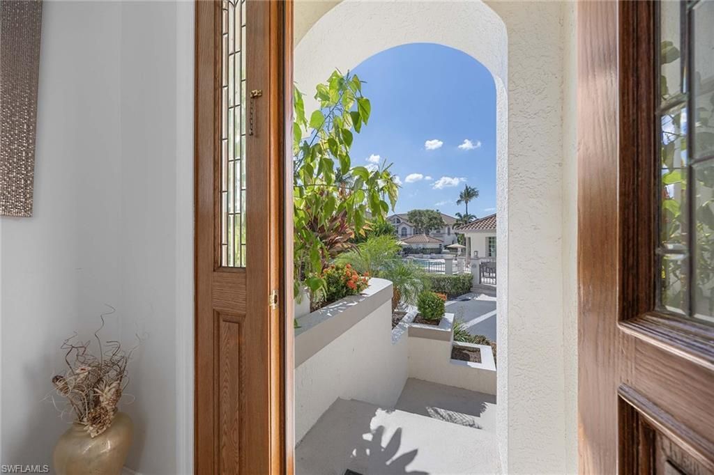 265 Colonade Cir, Unit 2703, Naples, FL 34103 Photo