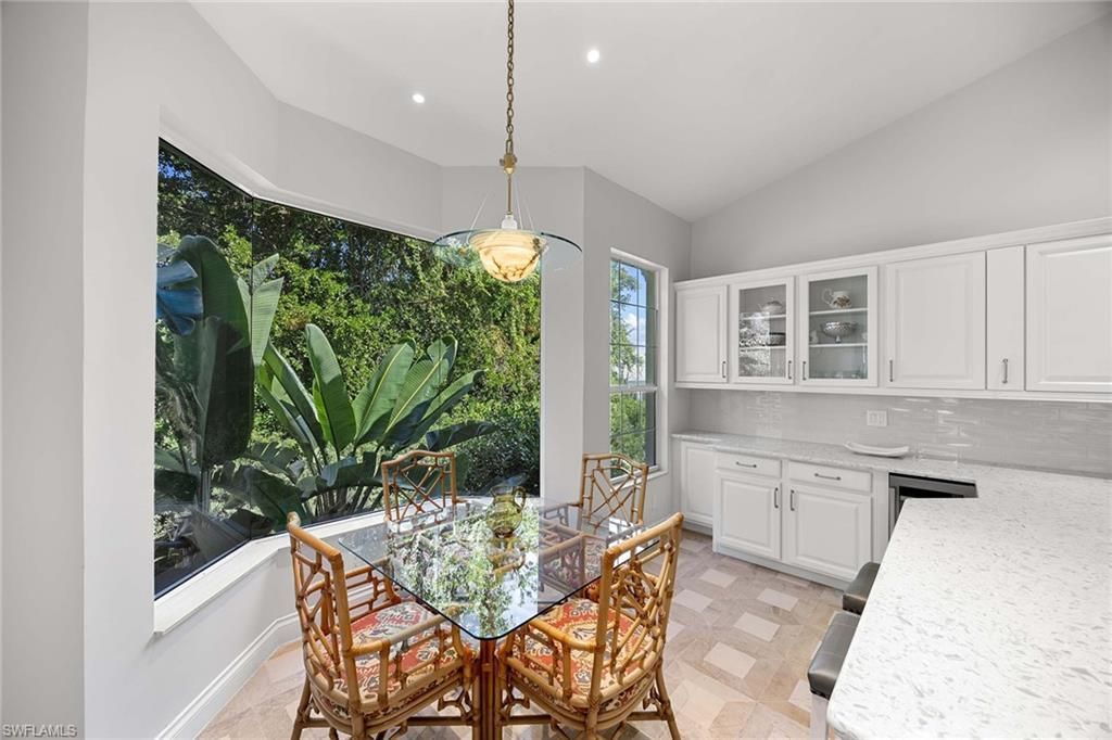 265 Colonade Cir, Unit 2703, Naples, FL 34103 Photo