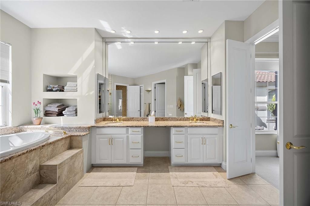 265 Colonade Cir, Unit 2703, Naples, FL 34103 Photo