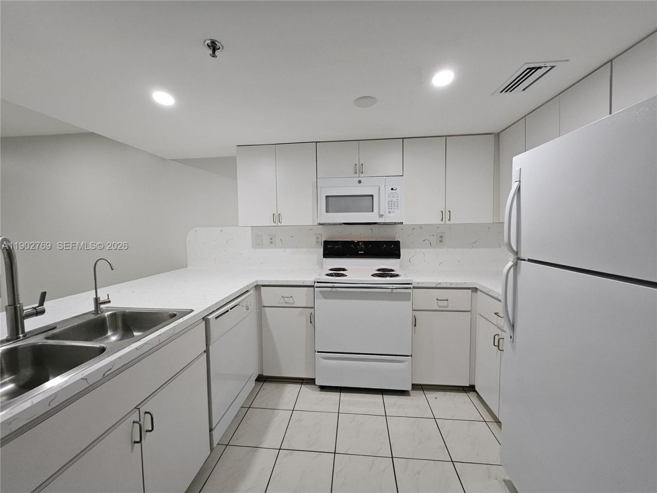 55 E 4th St, Unit 302, Hialeah, FL 33010 Photo