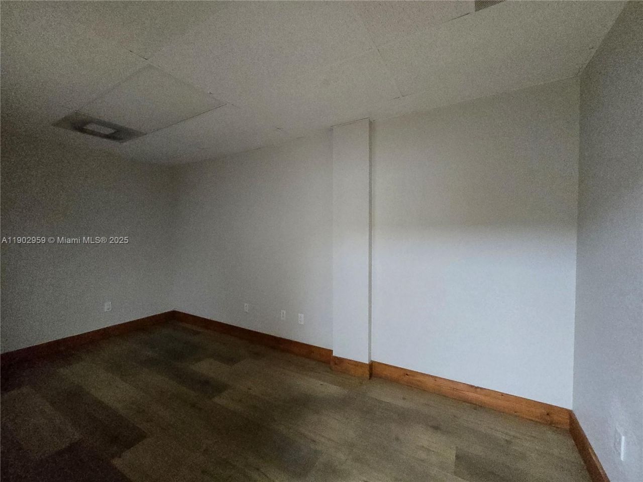 3580 NW 32nd St, Miami, FL 33142 Photo