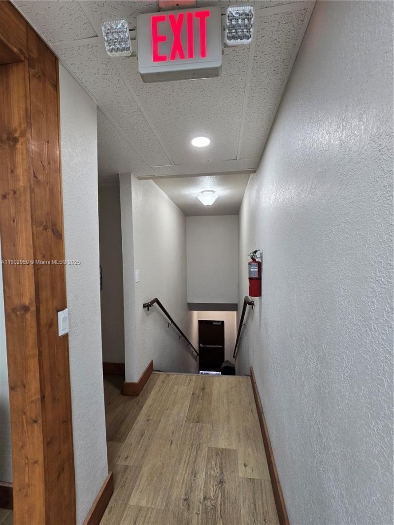 3580 NW 32nd St, Miami, FL 33142 Photo