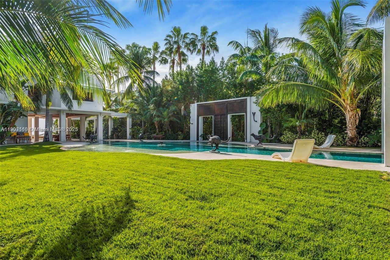 60 Ocean Front Dr, Key Largo, FL 33037 Photo