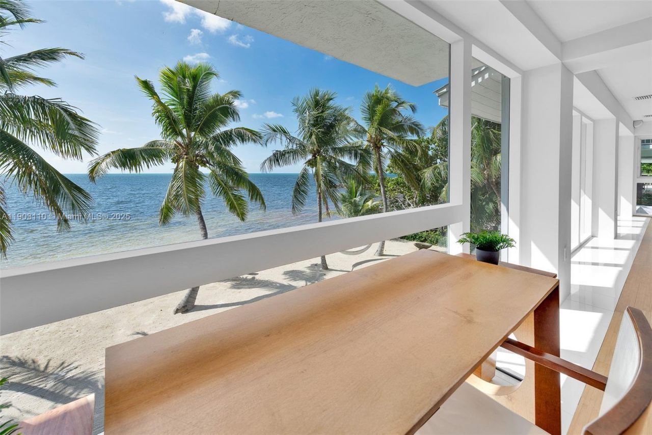 60 Ocean Front Dr, Key Largo, FL 33037 Photo