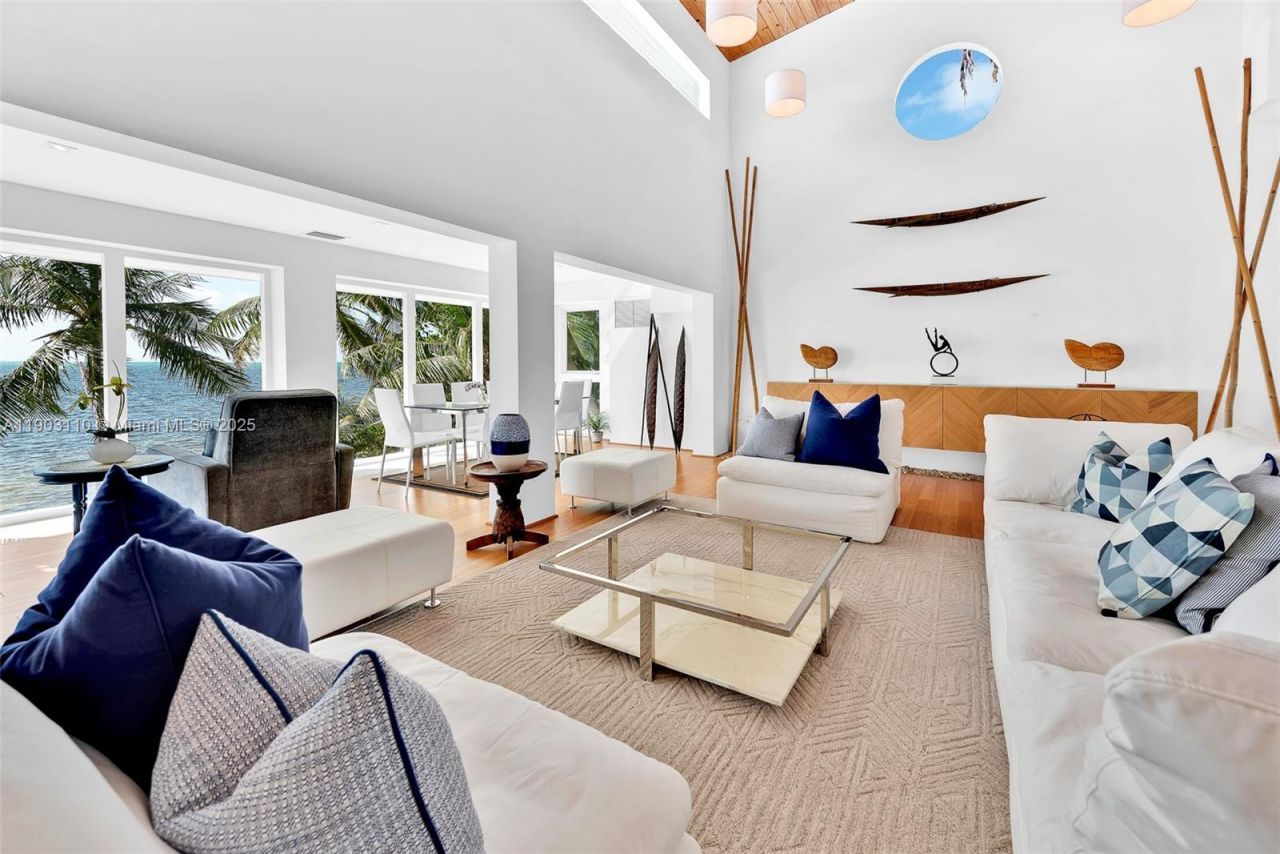 60 Ocean Front Dr, Key Largo, FL 33037 Photo