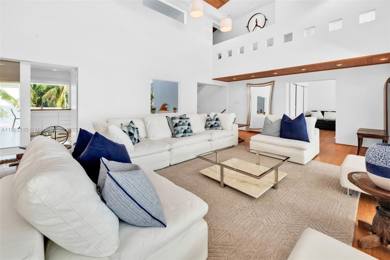 60 Ocean Front Dr, Key Largo, FL 33037 Photo