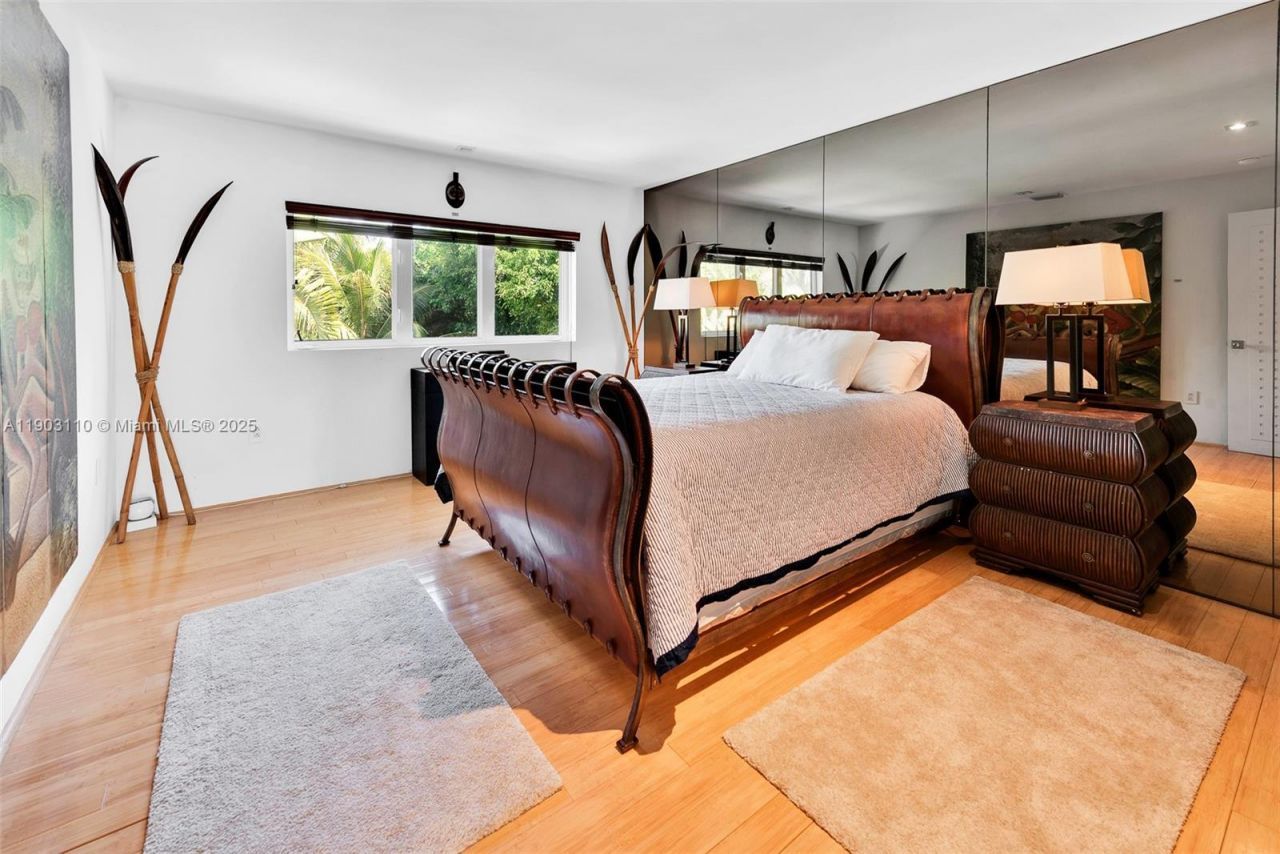 60 Ocean Front Dr, Key Largo, FL 33037 Photo