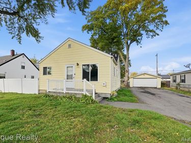 17621 Hanna Street, Melvindale, MI 48122