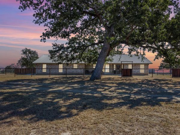 9203 S Us Highway 77 Highway, Rockdale, TX 76567